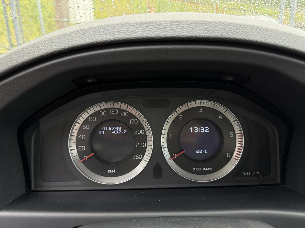 Volvo XC70 2009 — photo 20