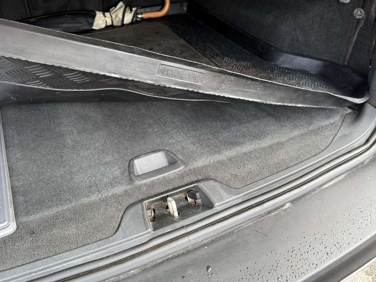 Volvo XC70 2009 — photo 21