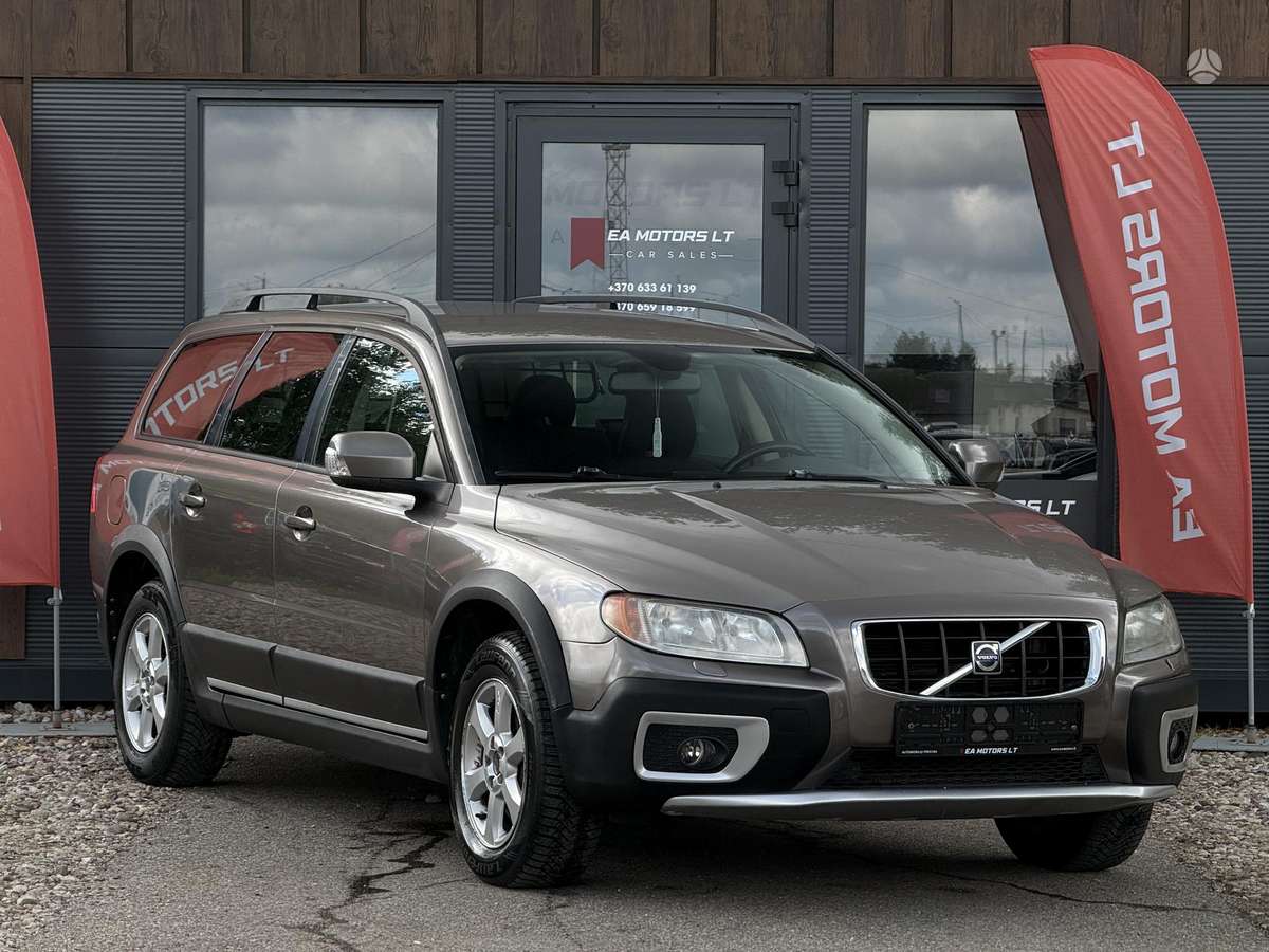 Volvo XC70 2009 — interior