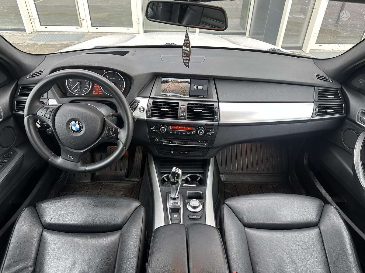 BMW X5 2009 — photo 13