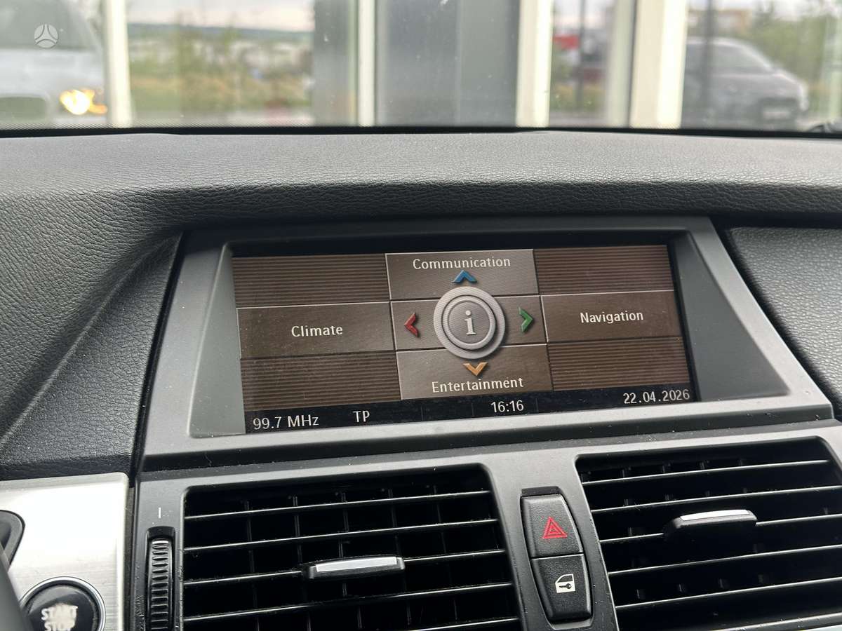 BMW X5 2009 — photo 16