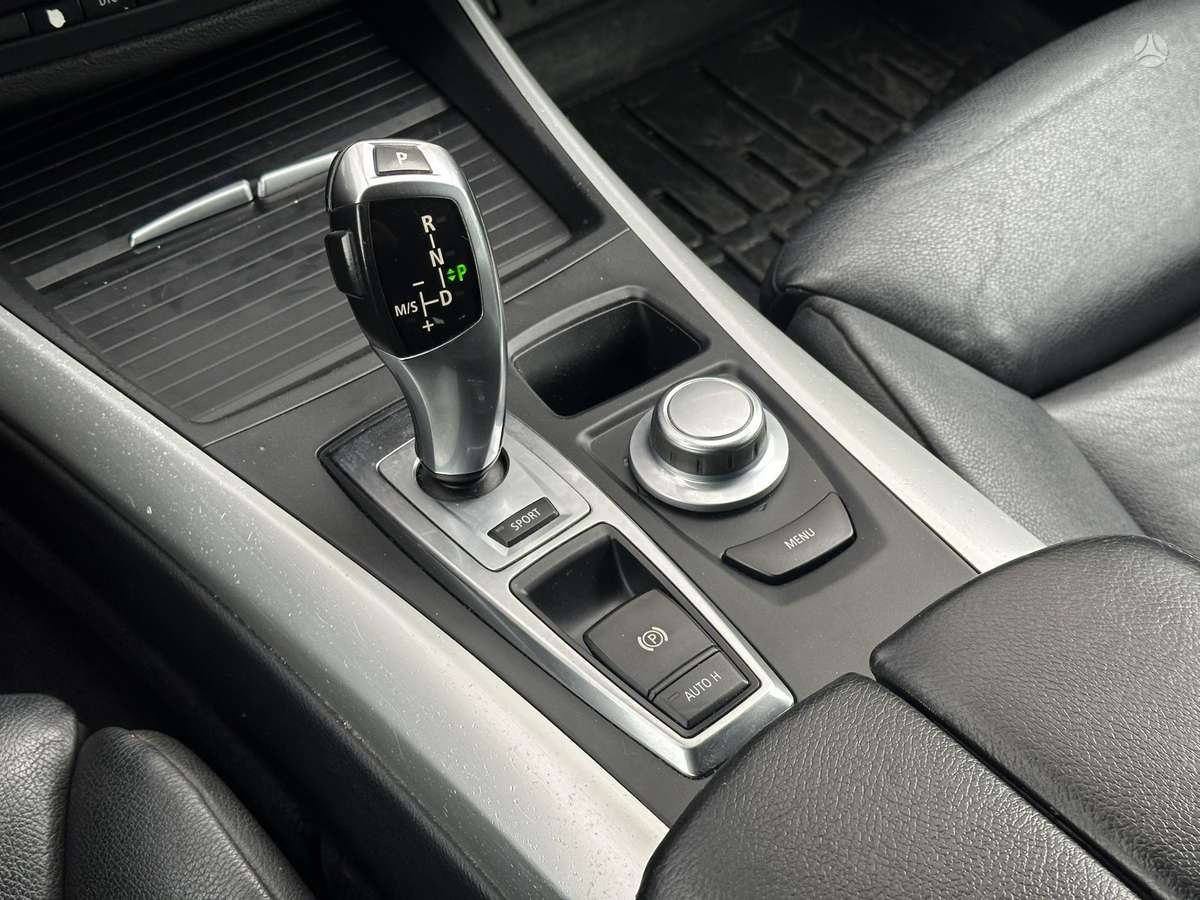 BMW X5 2009 — photo 17
