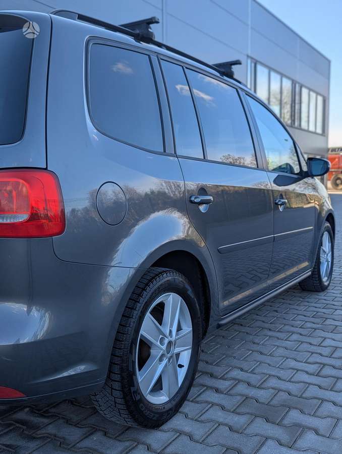 Volkswagen Touran 2014 — photo 18