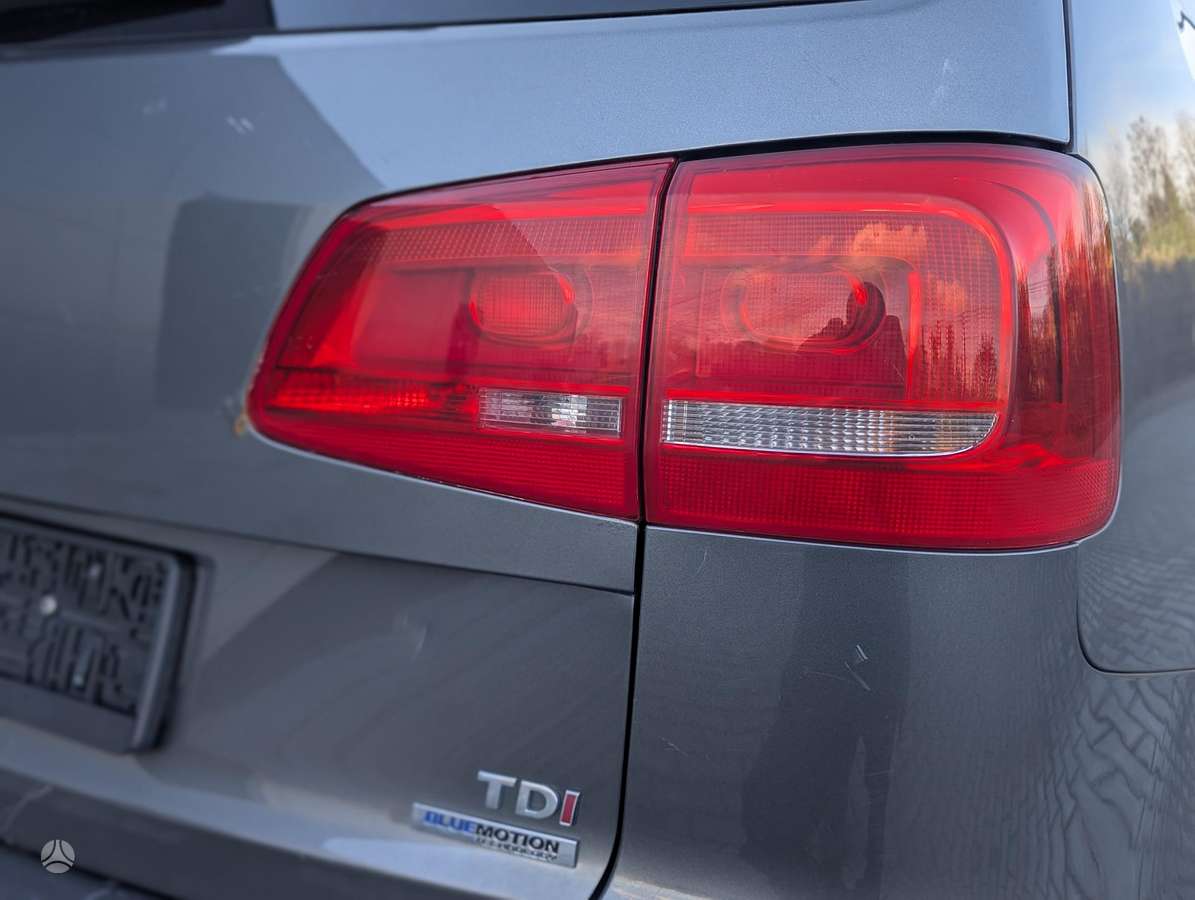 Volkswagen Touran 2014 — photo 19