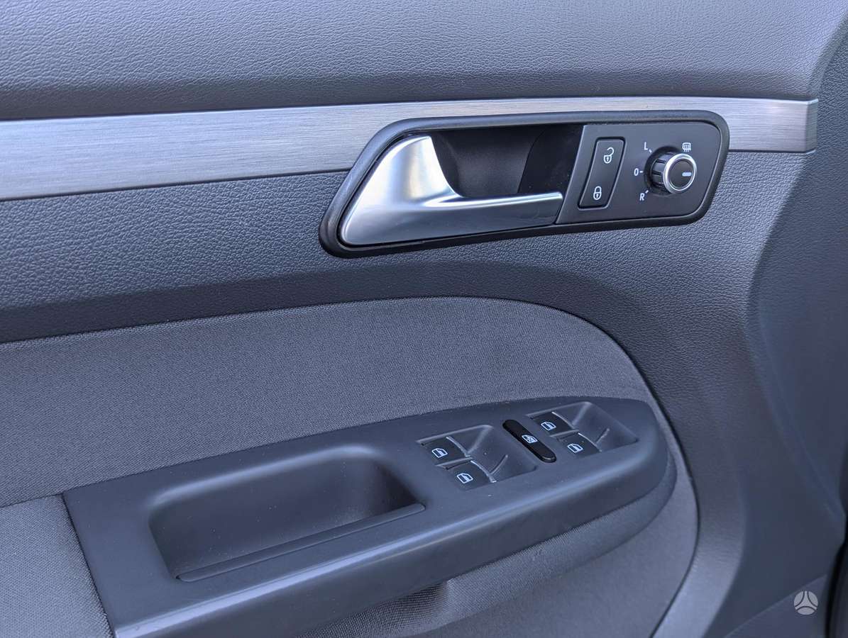 Volkswagen Touran 2014 — photo 39
