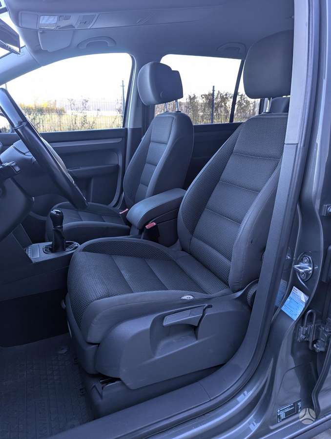 Volkswagen Touran 2014 — photo 41