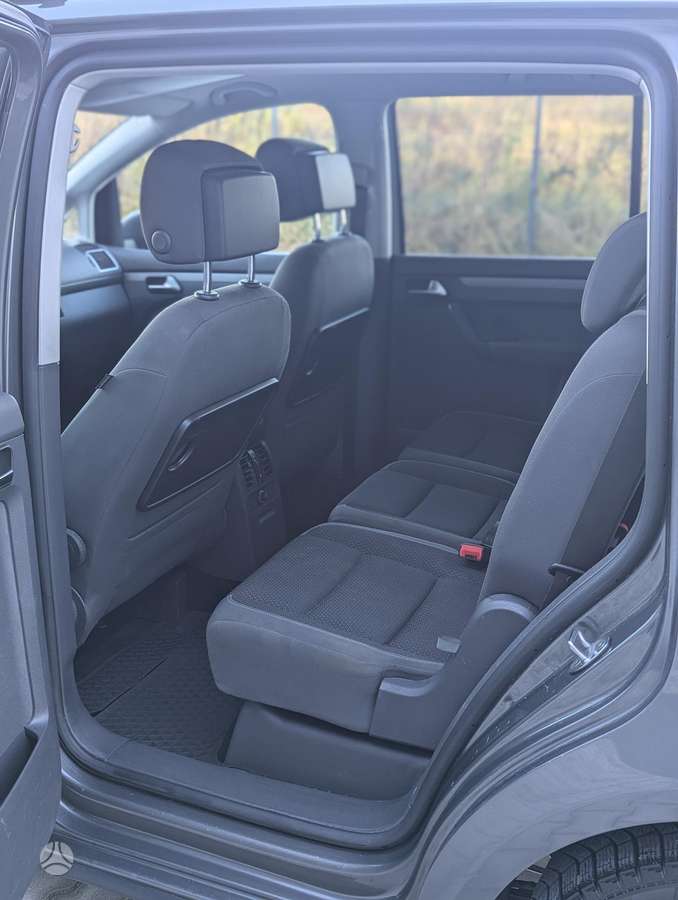 Volkswagen Touran 2014 — photo 42