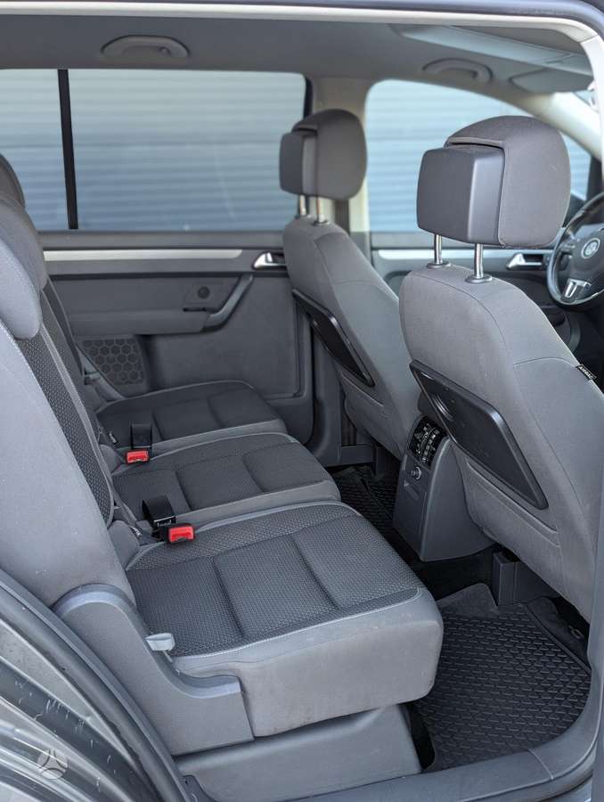 Volkswagen Touran 2014 — photo 44