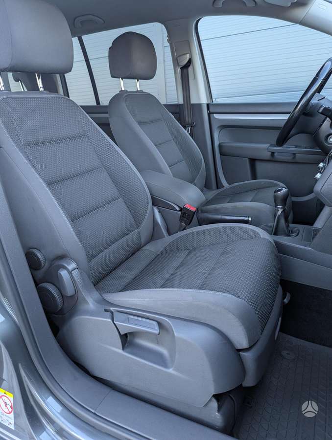 Volkswagen Touran 2014 — photo 46