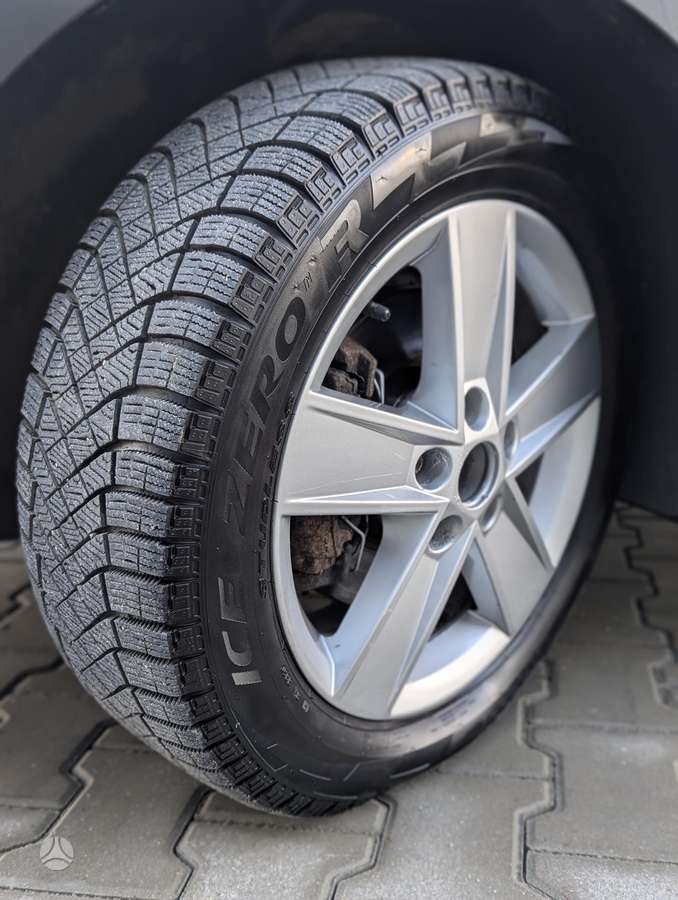 Volkswagen Touran 2014 — photo 47
