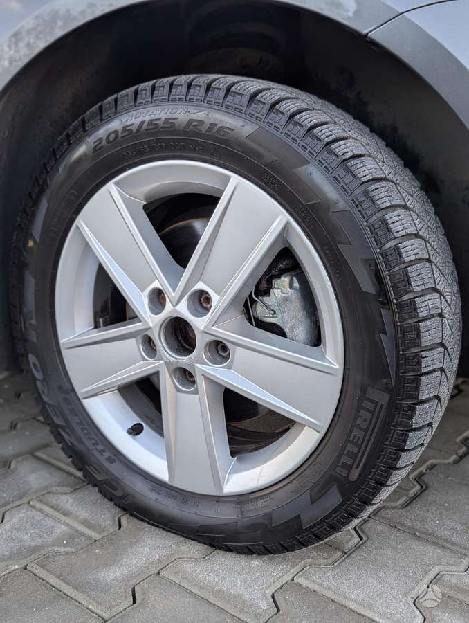 Volkswagen Touran 2014 — photo 48