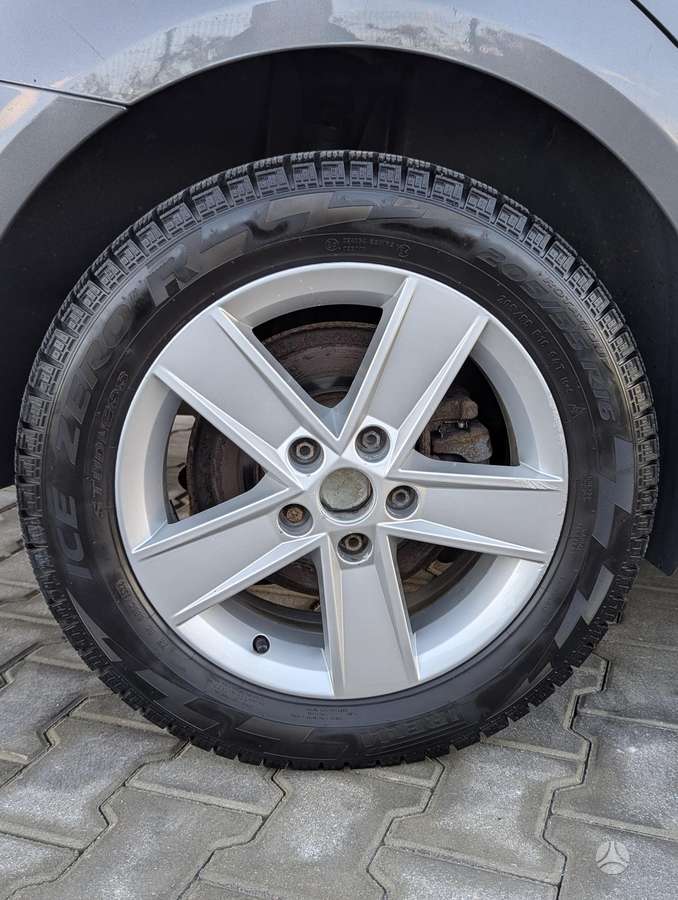 Volkswagen Touran 2014 — photo 49