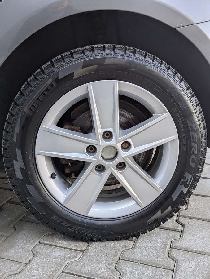 Volkswagen Touran 2014 — photo 50