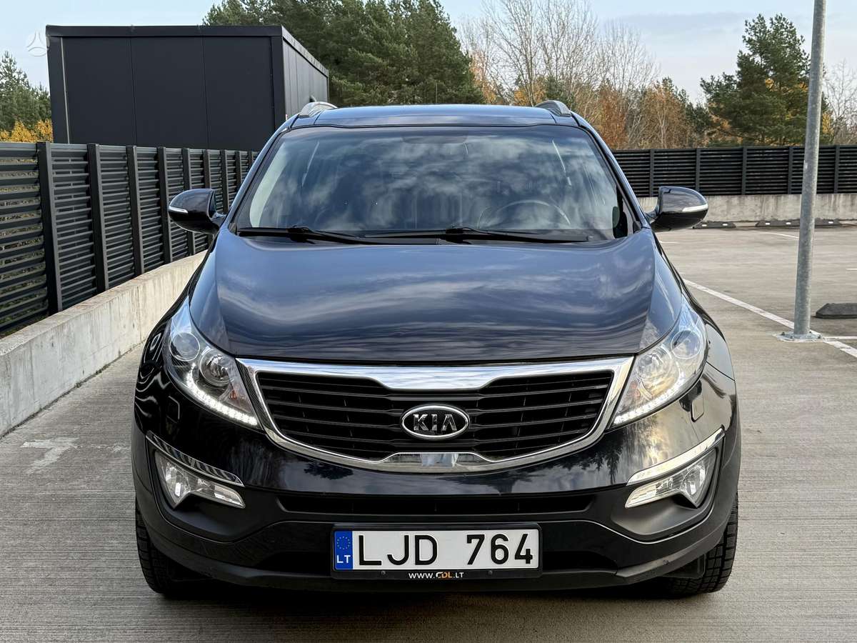 Kia Sportage 2011 — interior