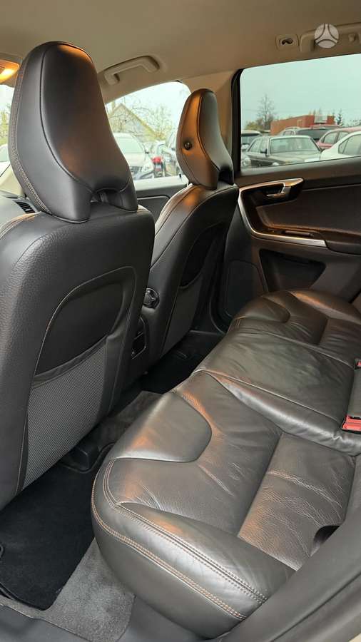 Volvo XC60 2013 — photo 12