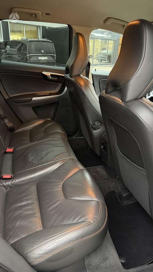 Volvo XC60 2013 — photo 13