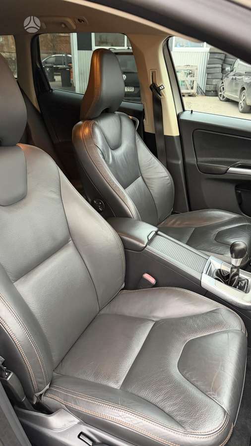 Volvo XC60 2013 — photo 15