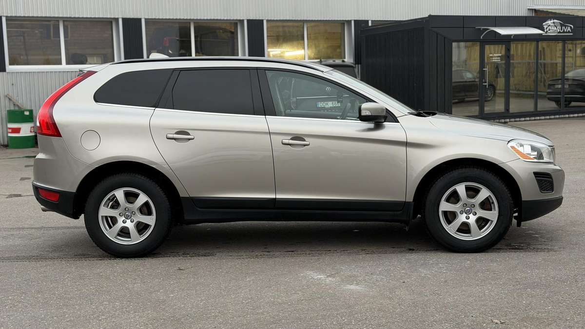 Volvo XC60 2013 — engine 2400 cm³, 163 HP (120kW)