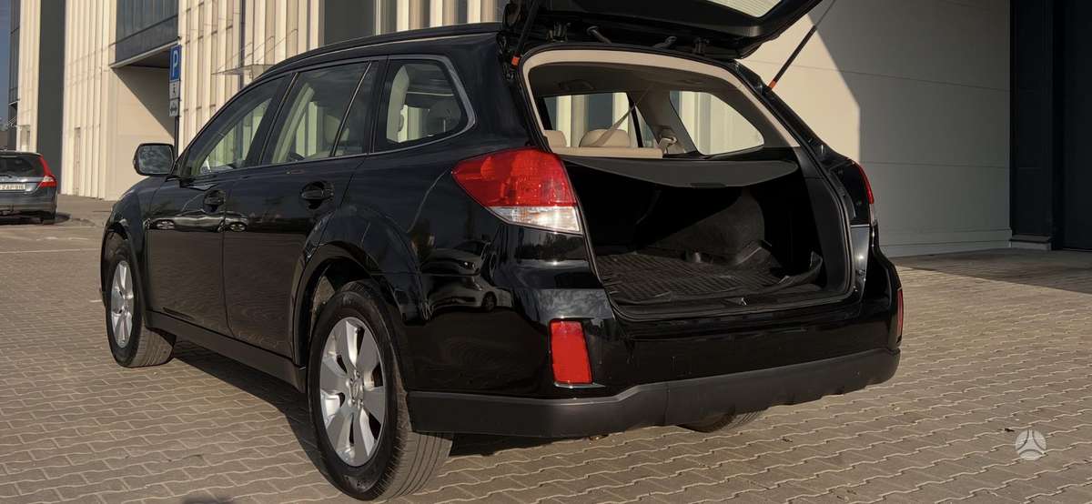 Subaru Outback 2011 — photo 16