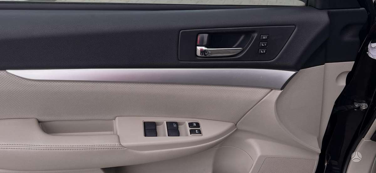 Subaru Outback 2011 — photo 17