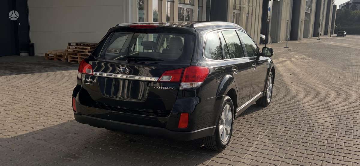 Subaru Outback 2011 — engine 2457 cm³, 167 HP (123kW)