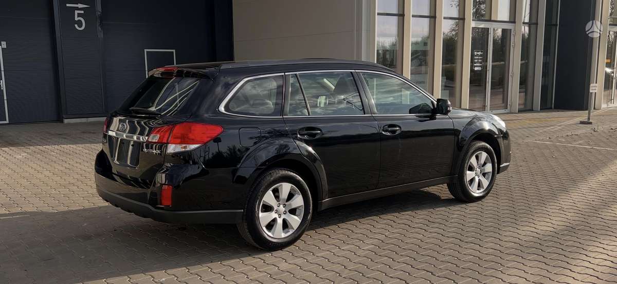 Subaru Outback 2011 — photo 5