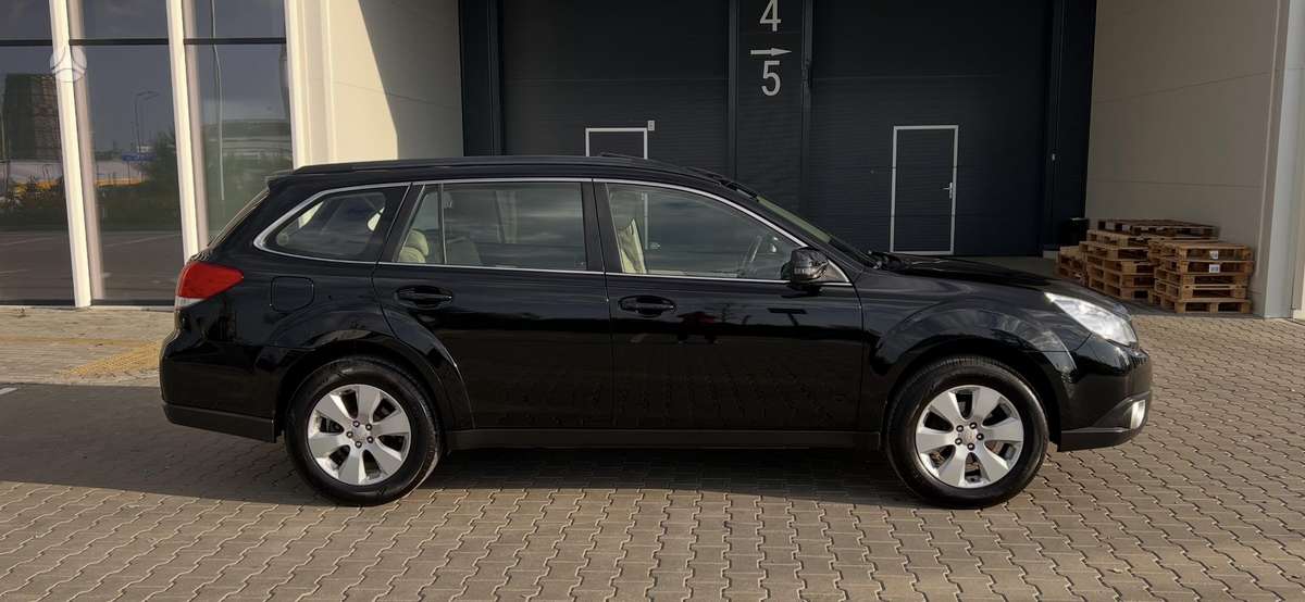 Subaru Outback 2011 — photo 7