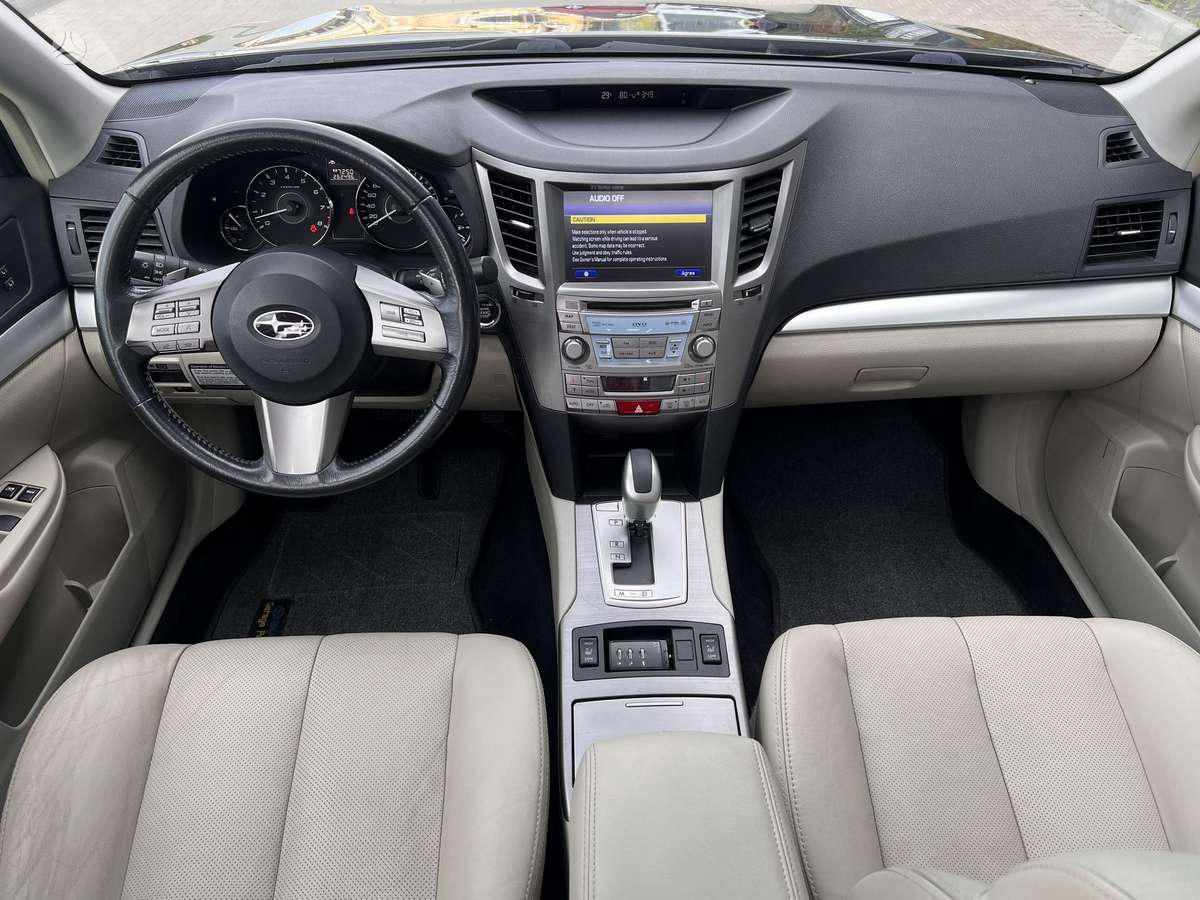 Subaru Outback 2011 — photo 9