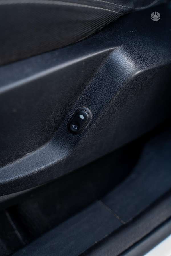 Ford Galaxy 2010 — фото 22