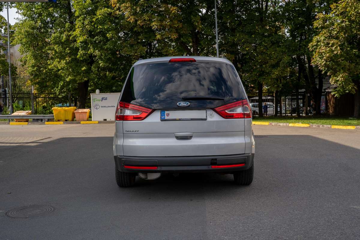 Ford Galaxy 2010 — двигун 1999 cm³, 145 HP (107kW)