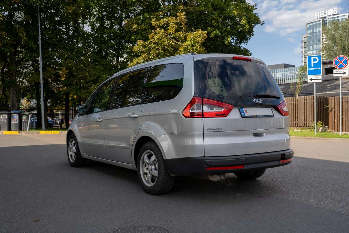 Ford Galaxy 2010 — фото 5