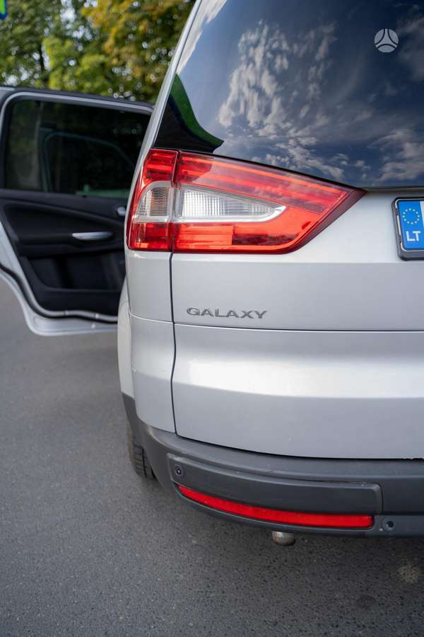Ford Galaxy 2010 — фото 8