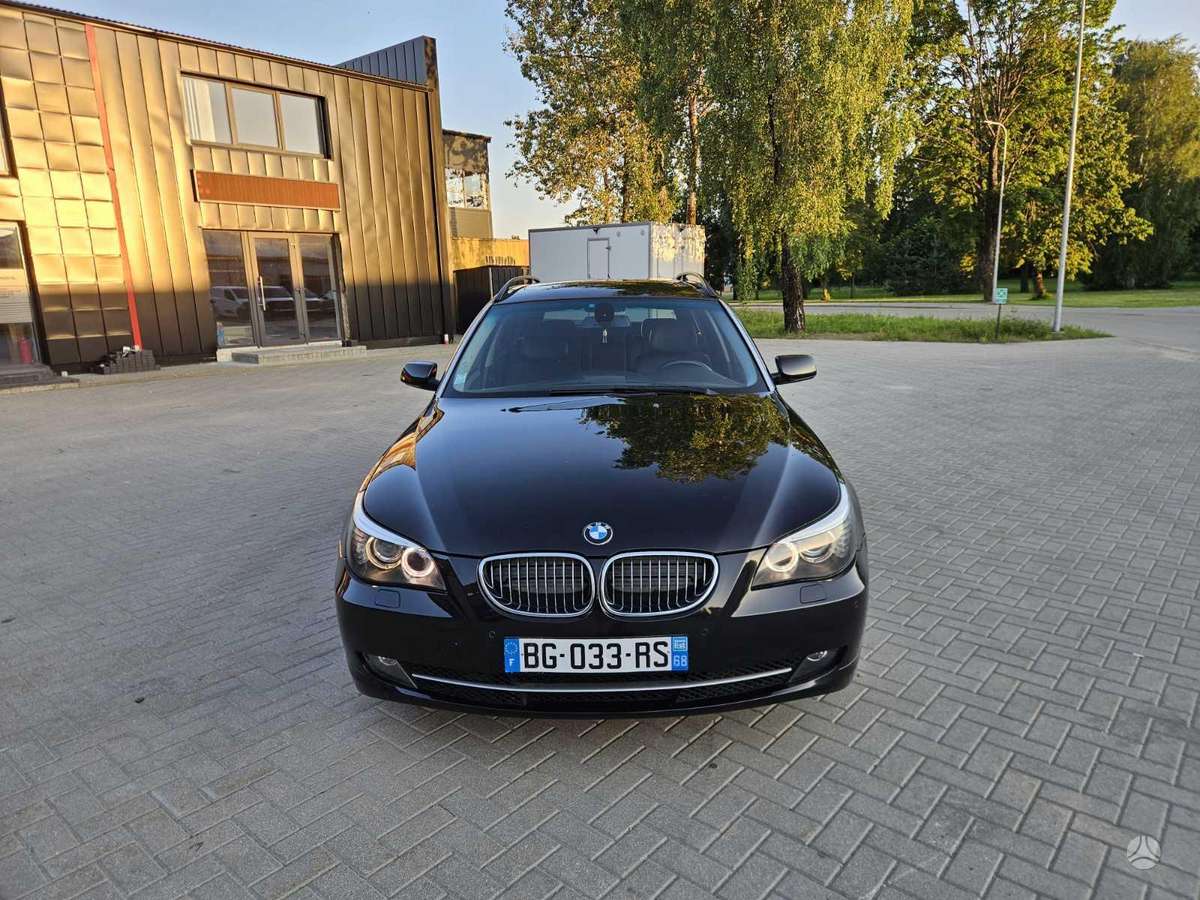 BMW 525 2008 — вигляд ззаду