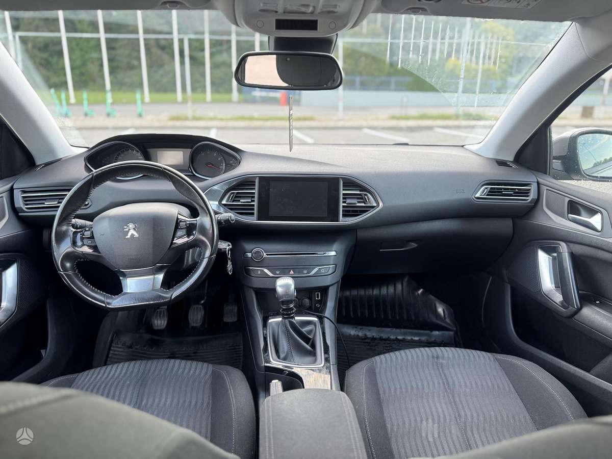 Peugeot 308 2015 — photo 8