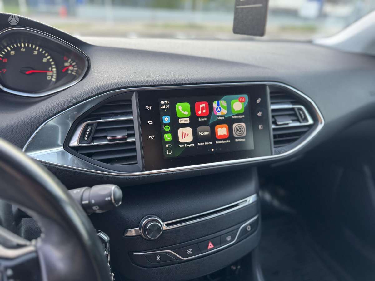 Peugeot 308 2015 — photo 9