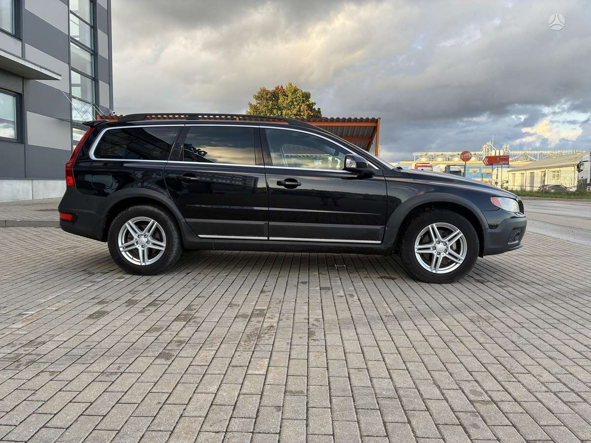 Volvo XC70 2011 — вигляд ззаду