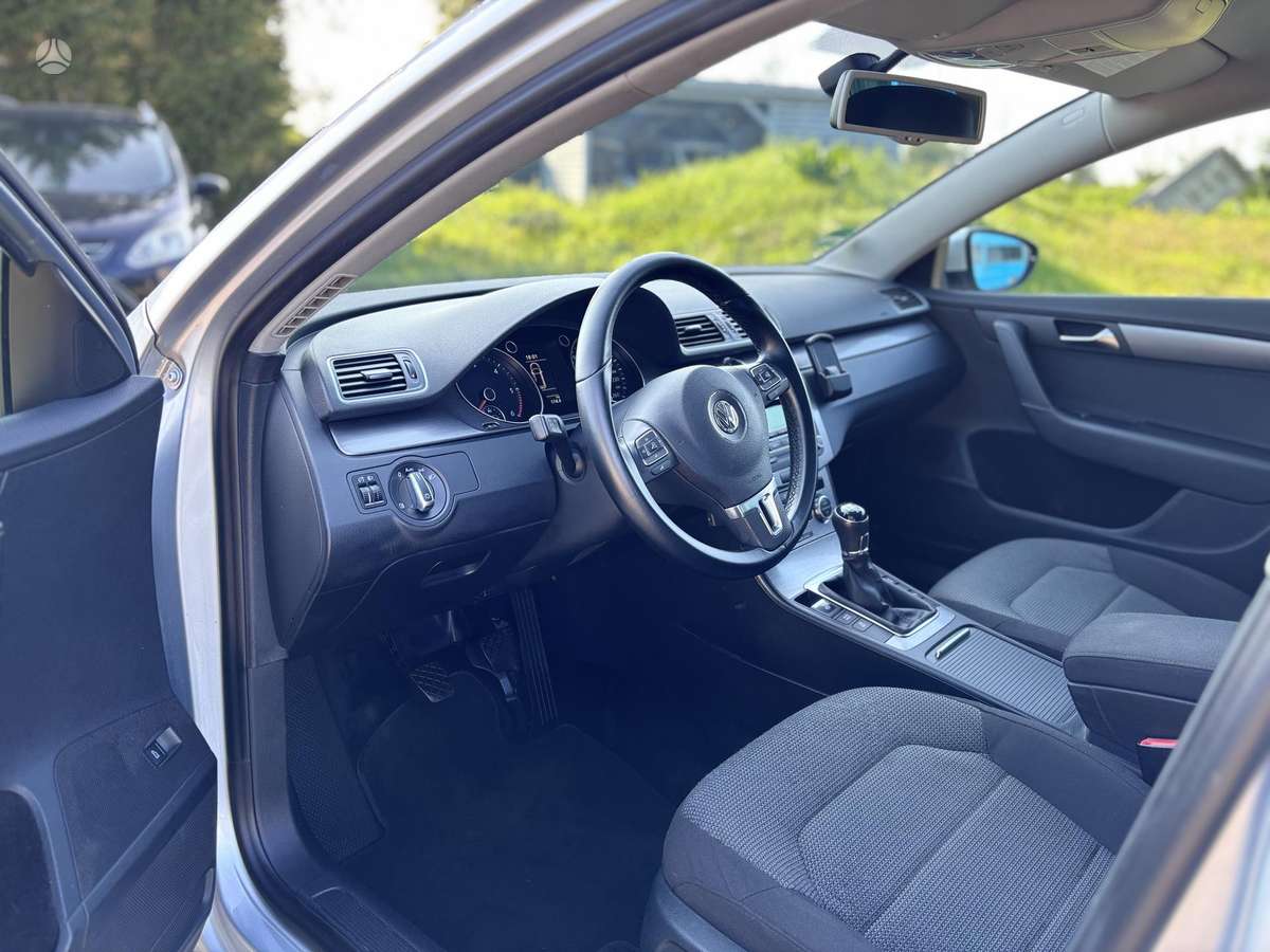 Volkswagen Passat 2013 — photo 11