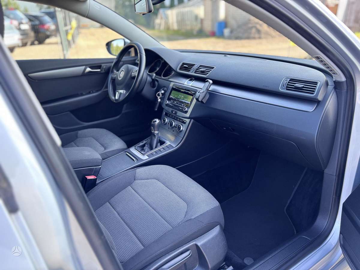 Volkswagen Passat 2013 — photo 15