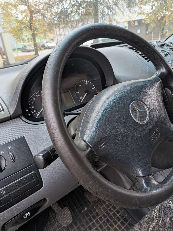 Mercedes-Benz Vito 2008 — rear view