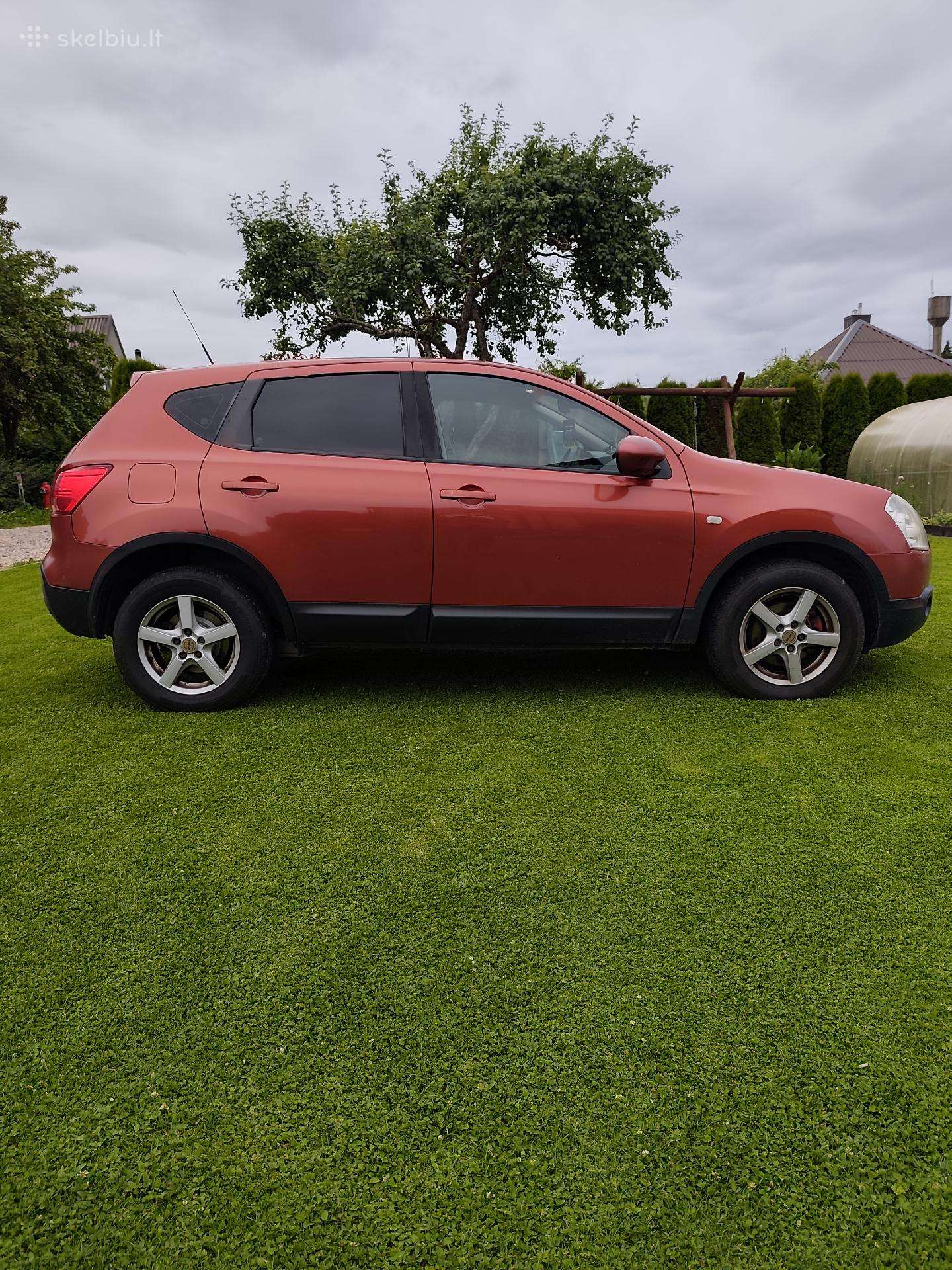 Nissan Qashqai 2009 — rear view