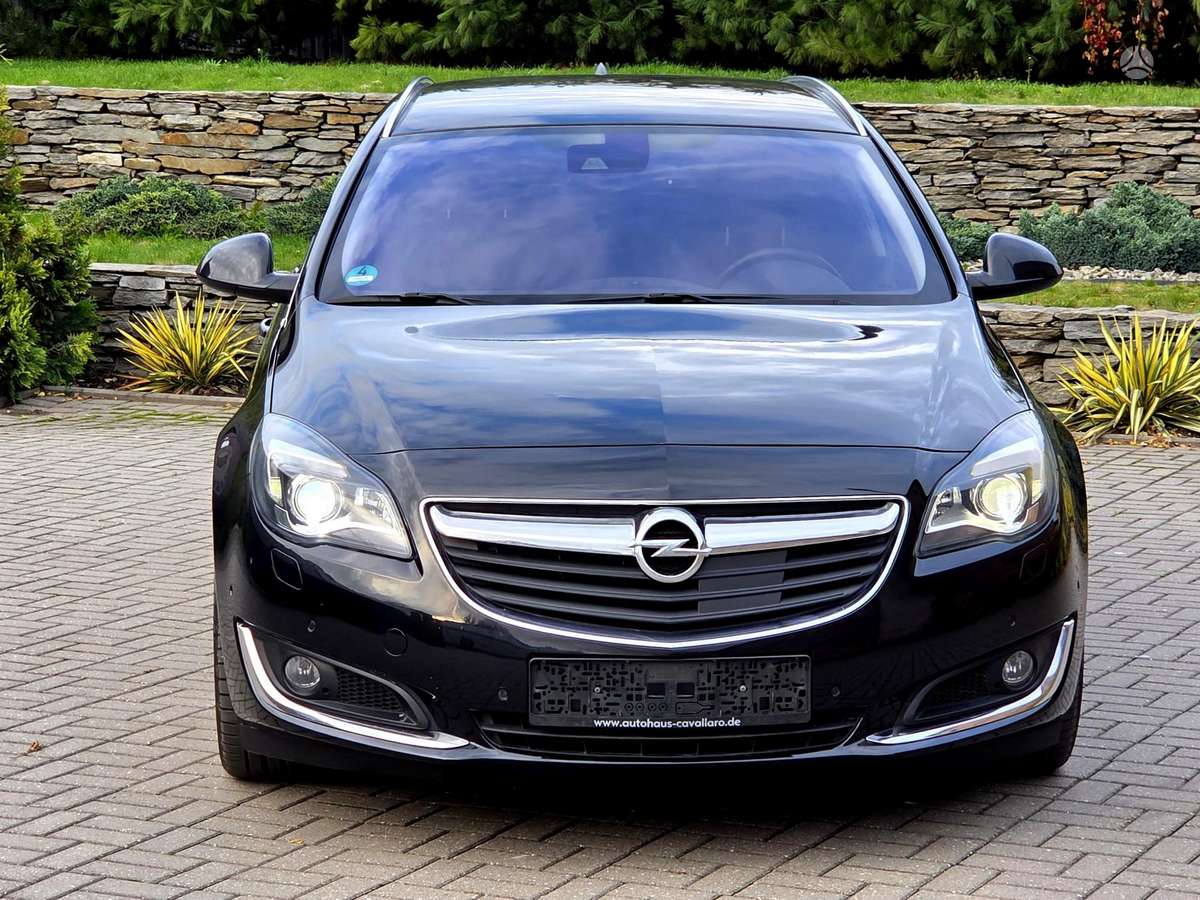 Opel Insignia 2015 — rear view