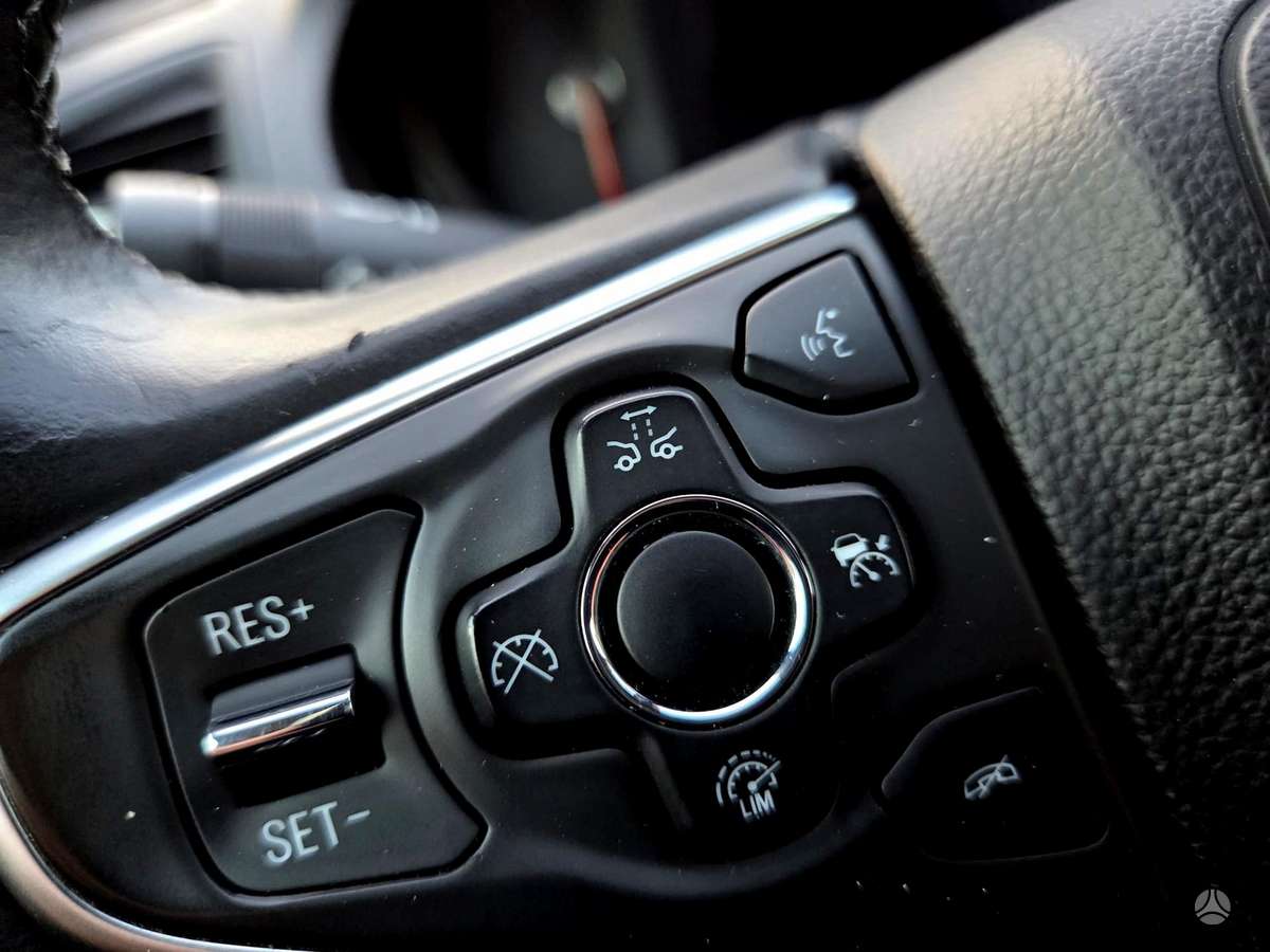 Opel Insignia 2015 — photo 31