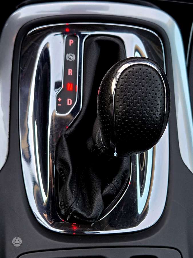 Opel Insignia 2015 — photo 36