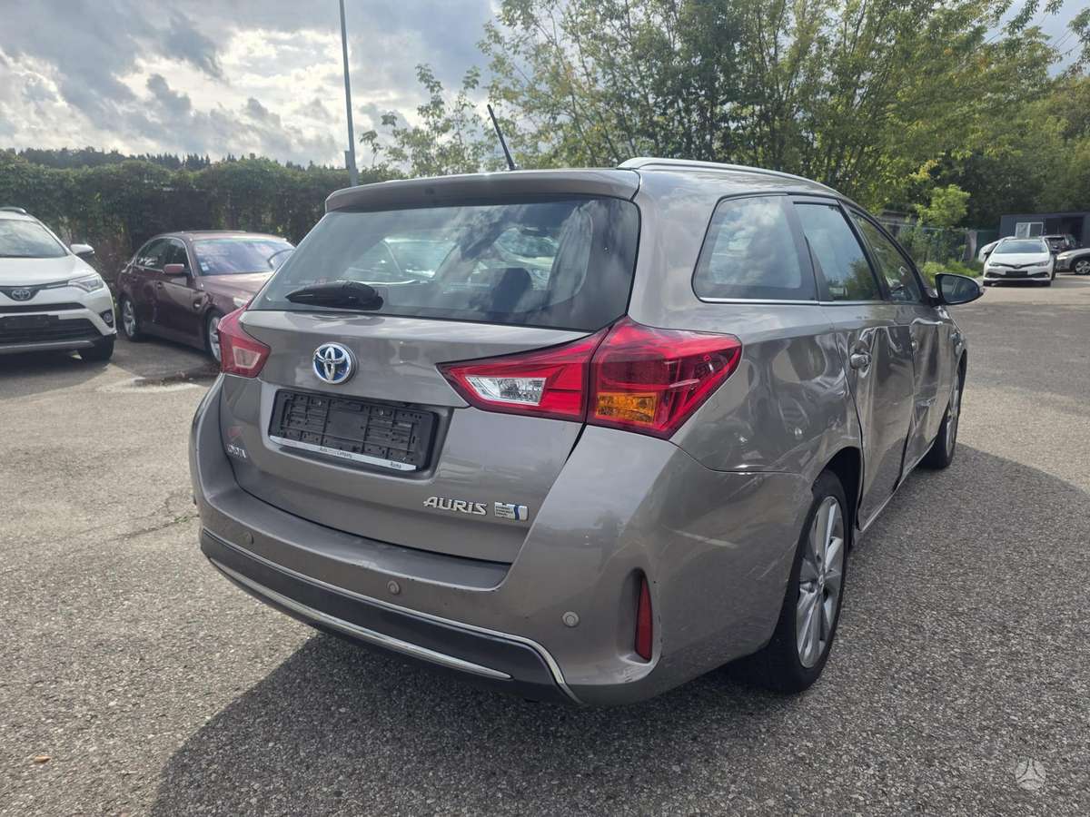 Toyota Auris 2014 — photo 5