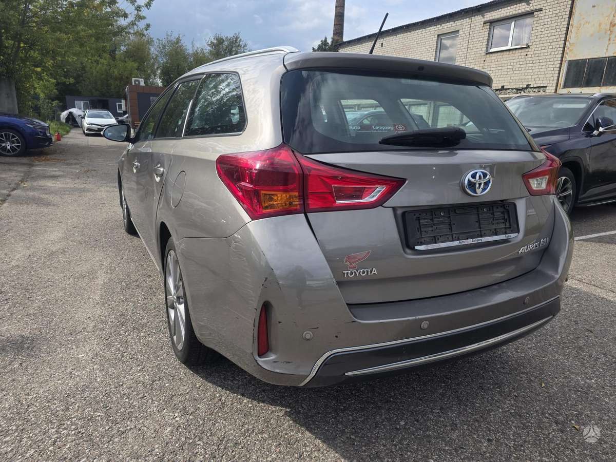 Toyota Auris 2014 — photo 6