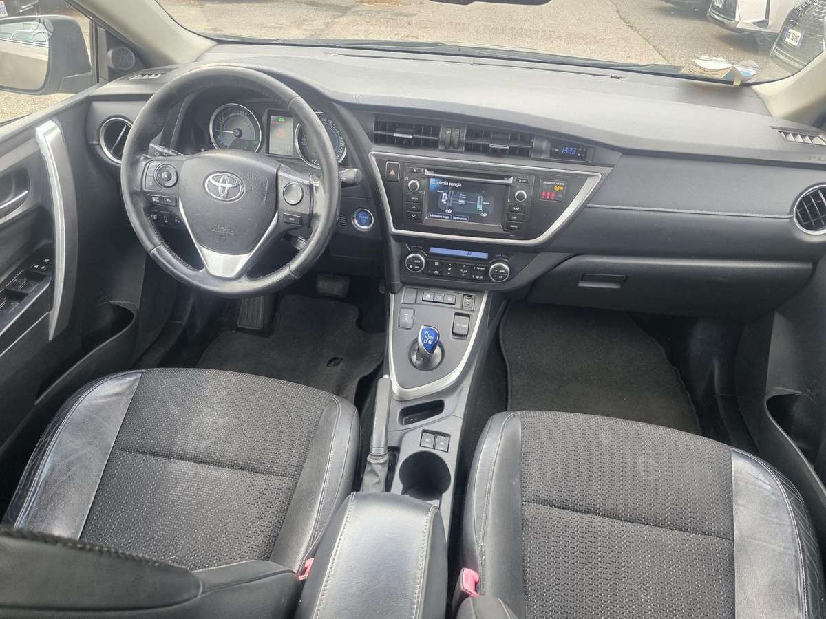 Toyota Auris 2014 — photo 8