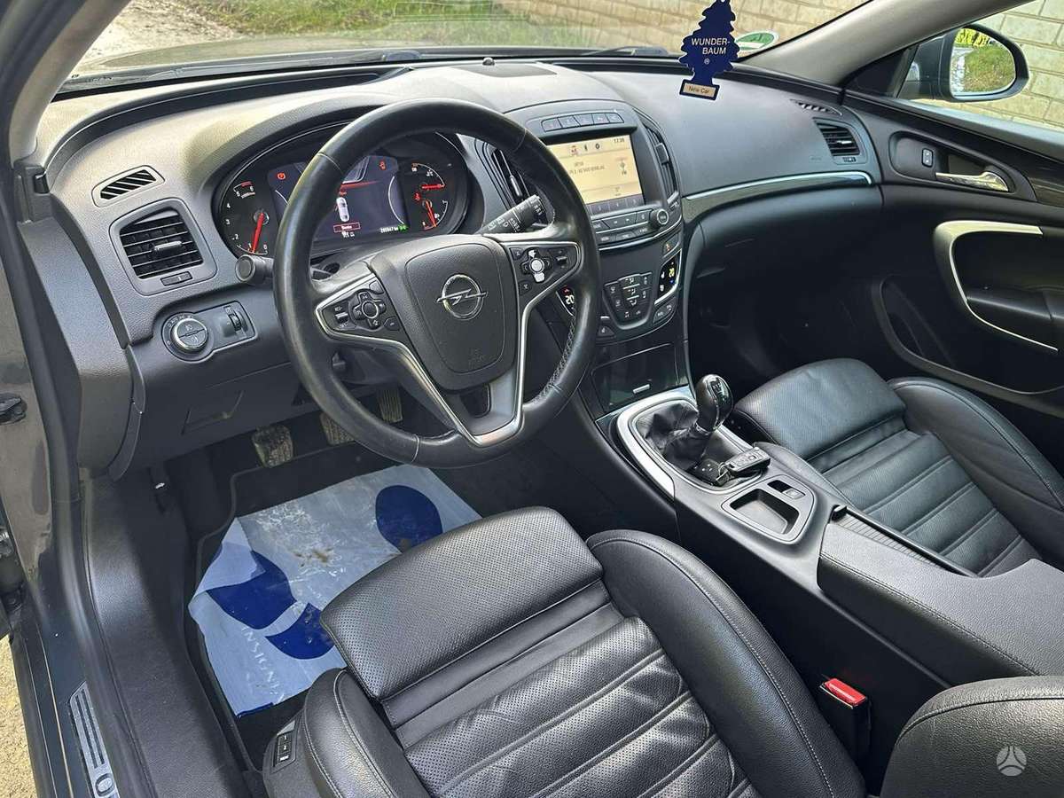 Opel Insignia 2014 — photo 18