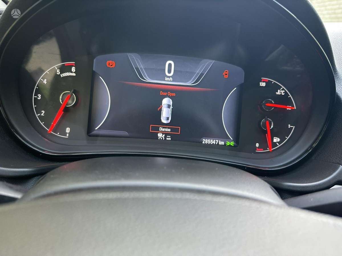 Opel Insignia 2014 — photo 22