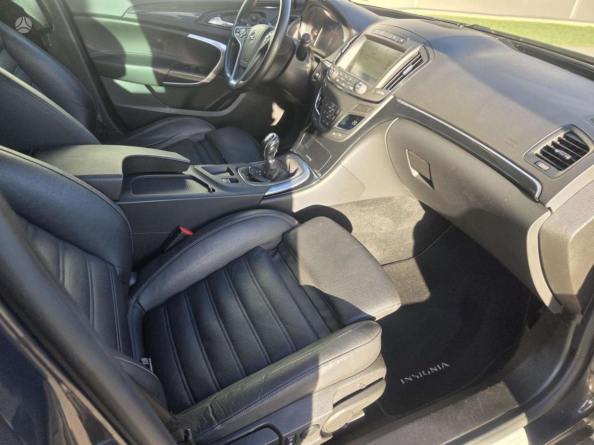 Opel Insignia 2014 — photo 25