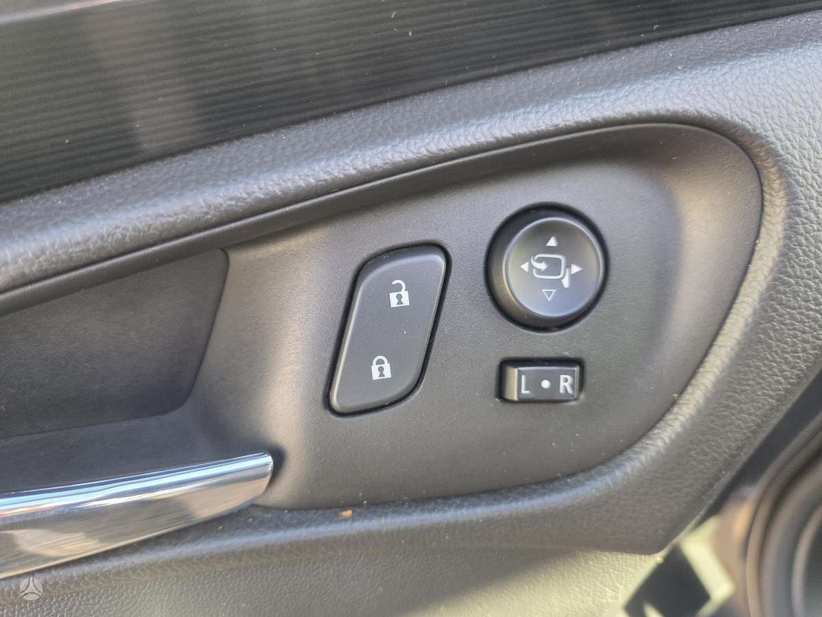 Opel Insignia 2014 — photo 26